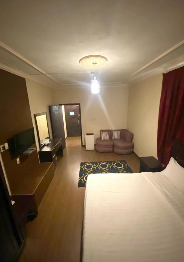 Inwan Residential Units Aparthotel Дамам Екстериор снимка